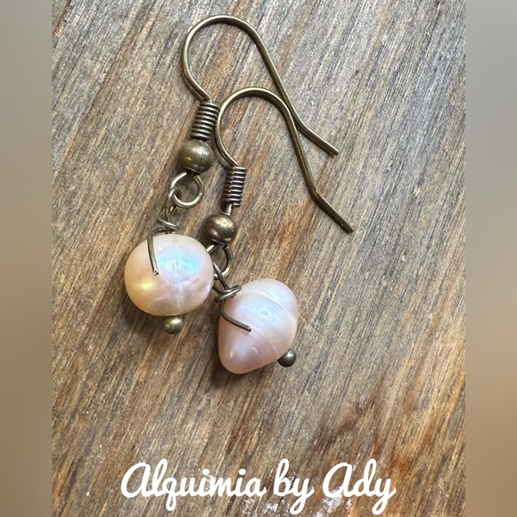 Alquimia Pink Pearl Earrings - Picture 1 of 1